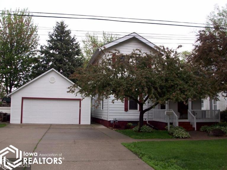 616 W 5th St S, Newton, IA 50208 - photo 1