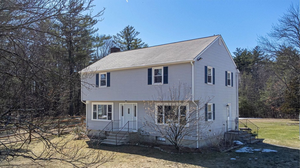 264 Baboosic Lake Rd, MerriMacK, NH 03054 - photo 1