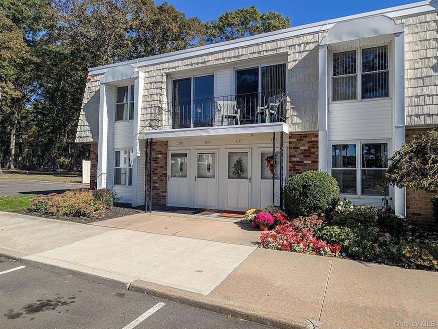 73 Rocky Point Yaphank Rd unit 106, Rocky Point, NY 11778 - photo 1