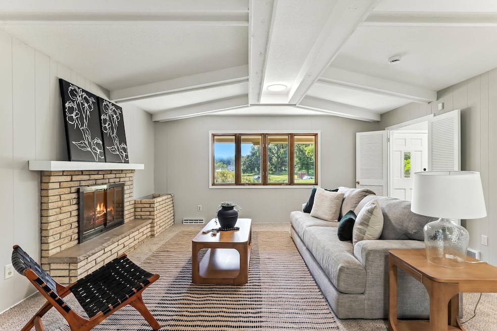 Pending $350,000 • Co-Listing Agent