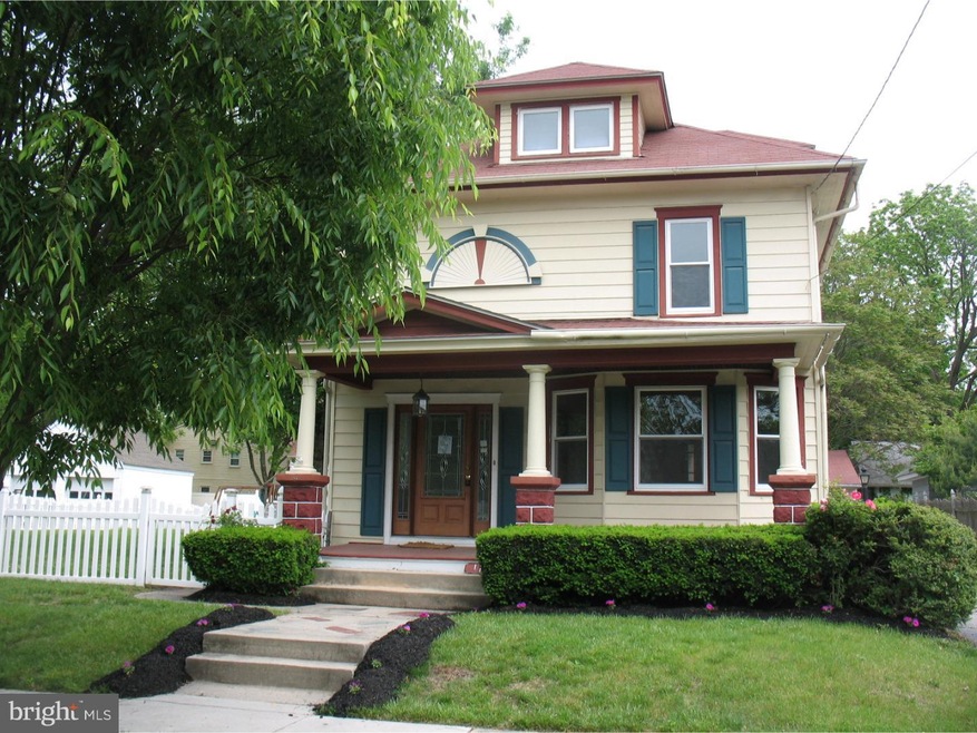 114 W Centre St, Woodbury, NJ 08096 - photo 1