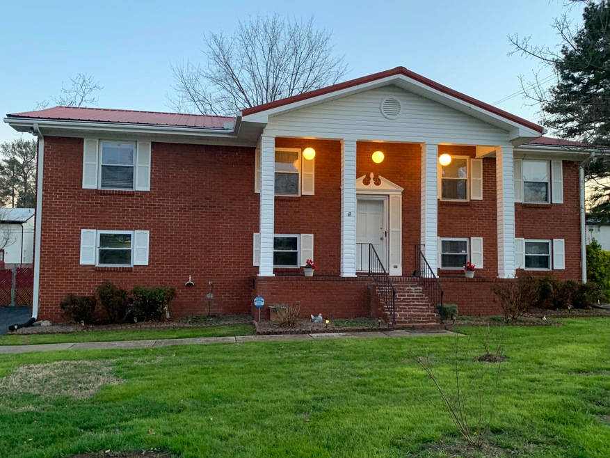 twighlight at 1 Edgewood Cir