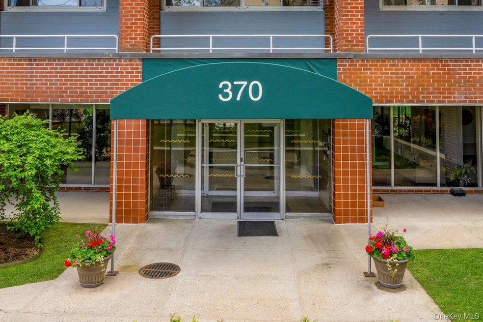 The Windsor unit 5G, Port Chester, NY 10573 - photo 1