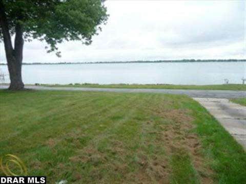 21248 E River Rd, Grosse Ile, MI 48138 - photo 1