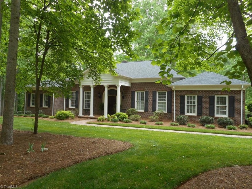 102 Glenview Dr.