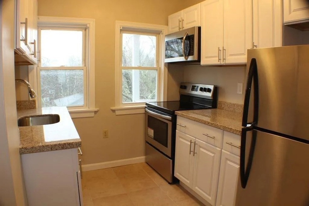303 Broad St unit 2, Bridgewater, MA 02324 - photo 1