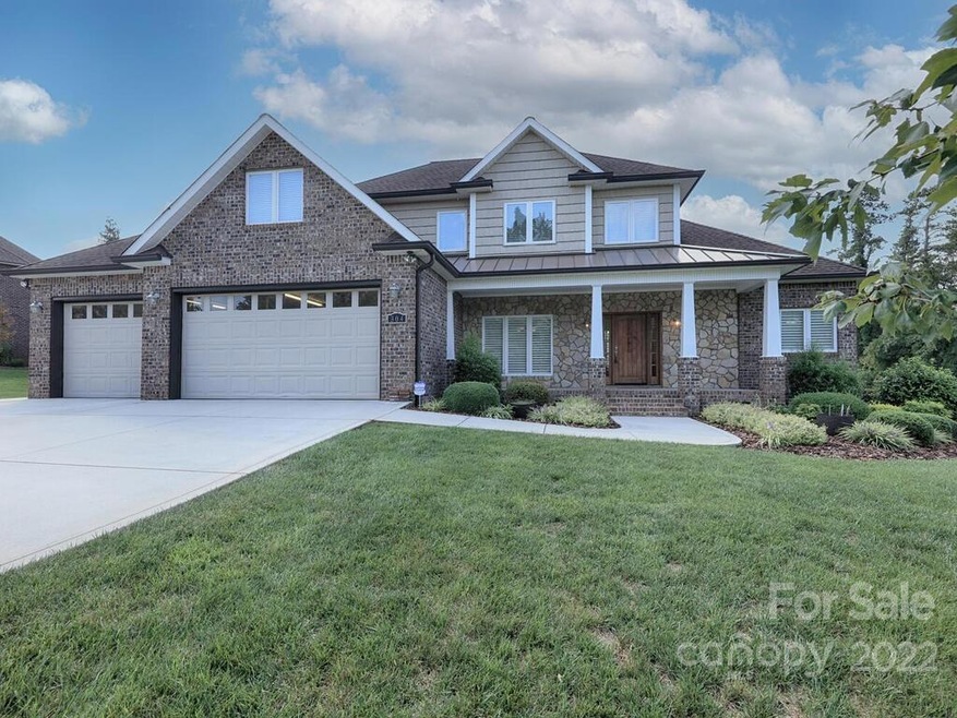 304 Macon Dr, Statesville, NC 28625 - photo 1