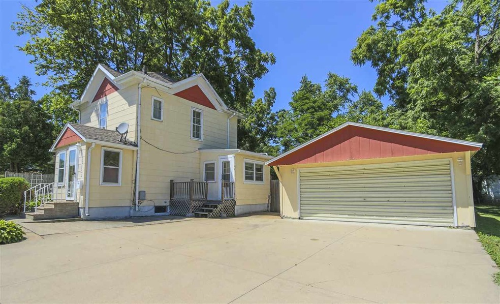 1415 W 4th St, Cedar Falls, IA 50613 - photo 1