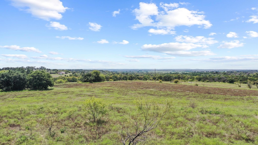 View of local wilderness featuring a rural view