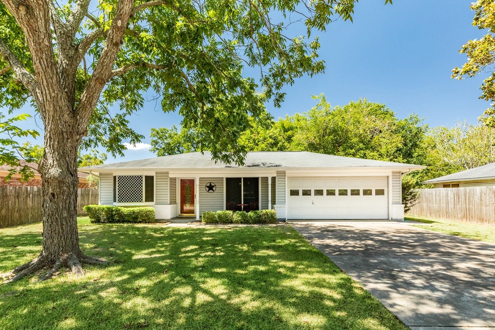 3312 Avenue K, Bay City, TX 77414 - photo 1