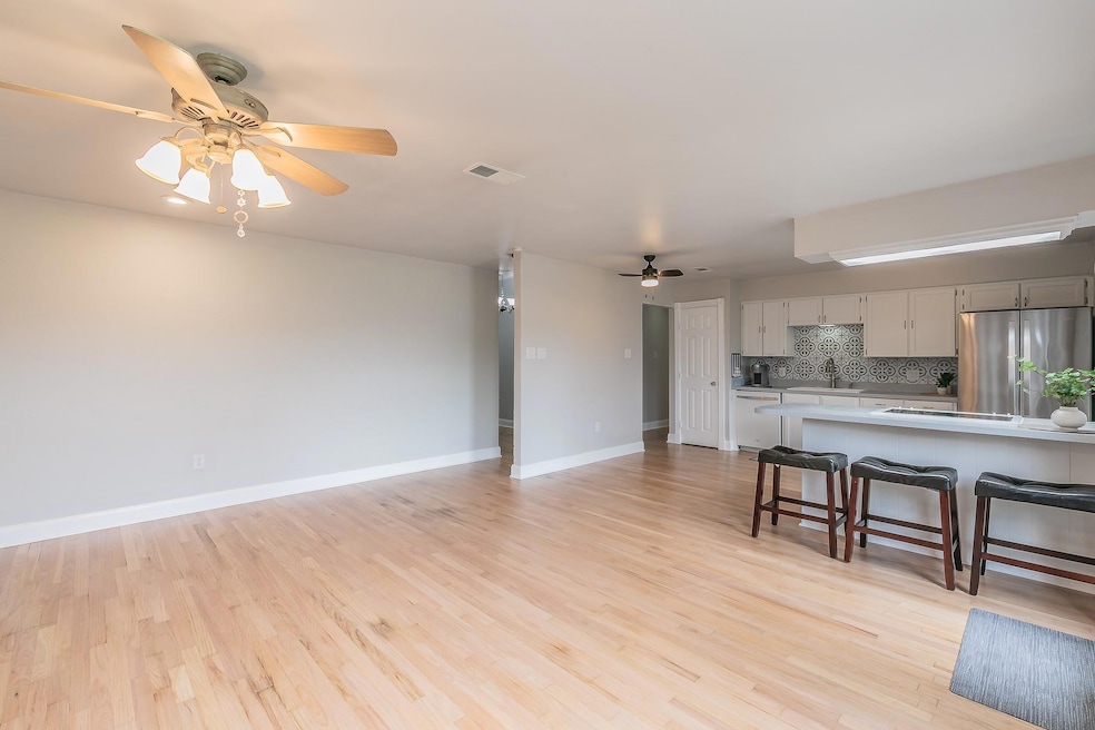 2628 Pebblestone Ln, Bedford, TX 76021 - photo 1