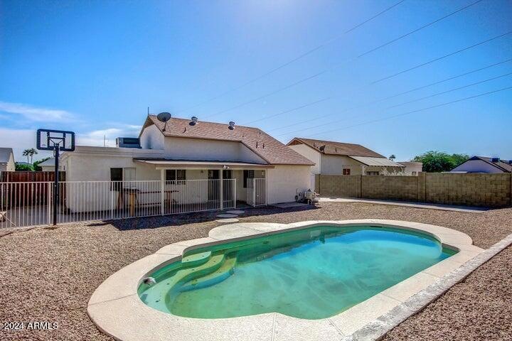 1208 E Wickieup Ln, Phoenix, AZ 85024 - photo 1