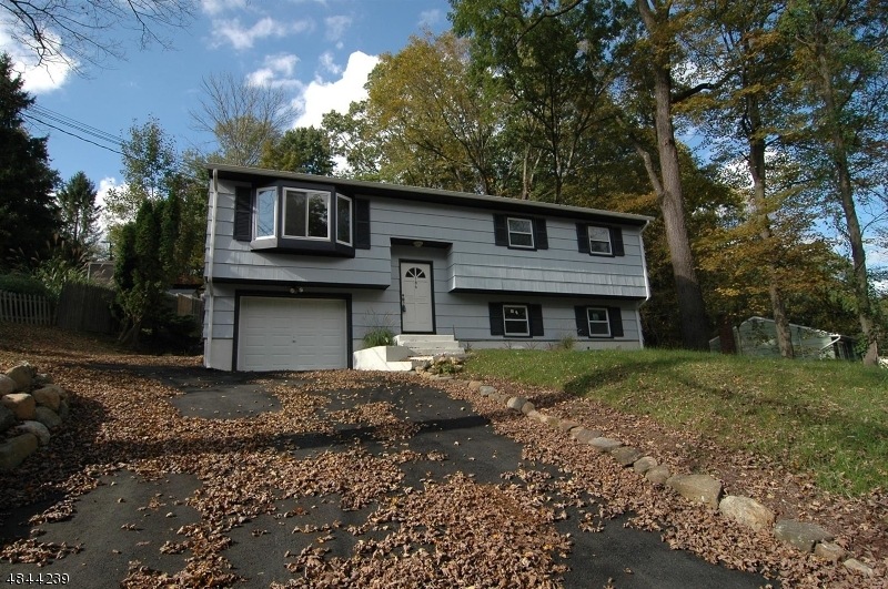 186 Tomahawk Trail, Sparta, NJ 07871 - photo 1