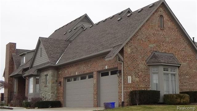 Opportunity to live in desirable THE FALLS communi