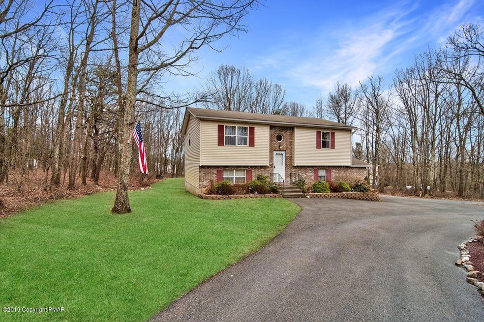 558 Catskill Dr, Effort, PA 18330 - photo 1