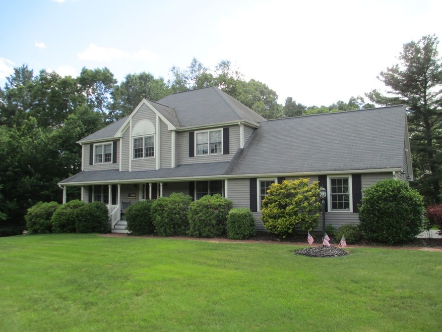 7 Lapham Ct, Mendon, MA 01756 - photo 1