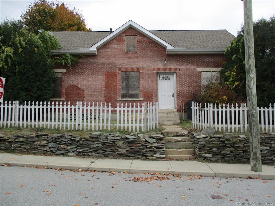 14 Front St, Brooklyn, CT 06234 - photo 1