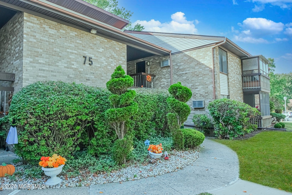 75 Overlook Way unit K, Manalapan, NJ 07726 - photo 1