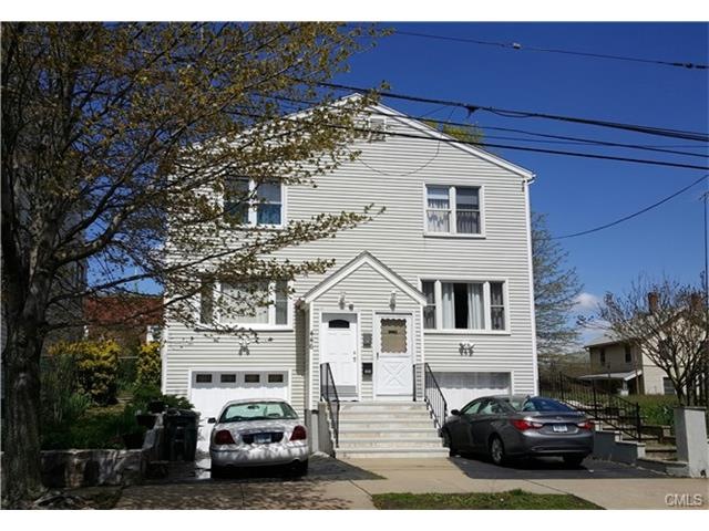 Front of house - Well maintained and shows beautif