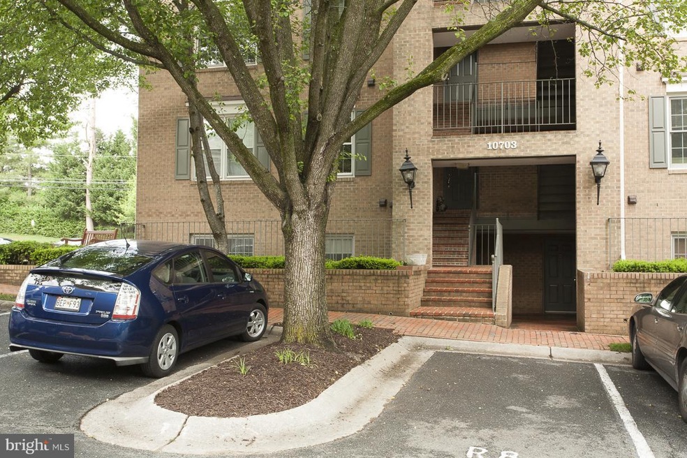 10703 Kings Riding Way unit 201, Rockville, MD 20852 - photo 1