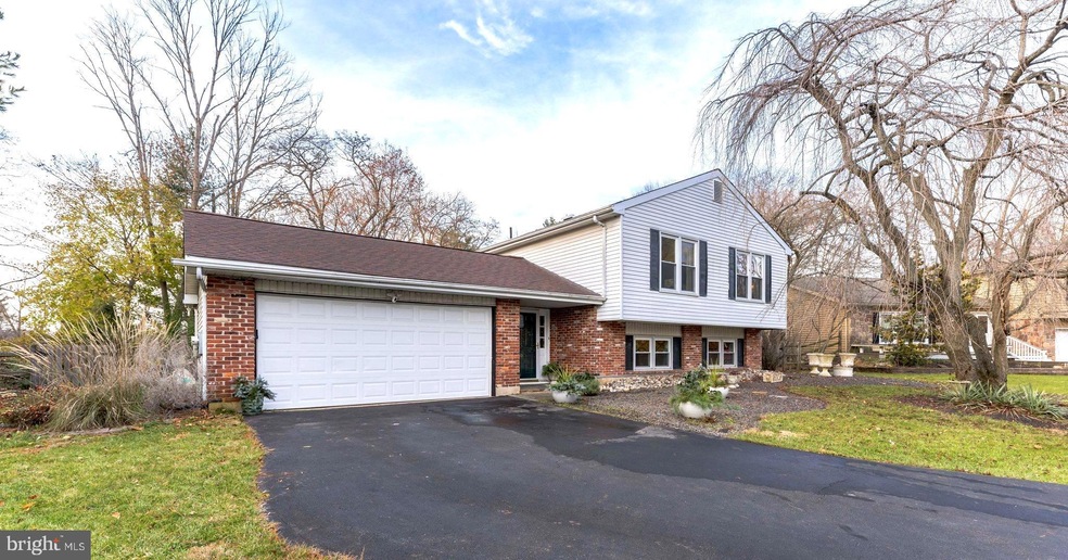 18 Bucks Meadow Ln, Newtown, PA 18940 - photo 1