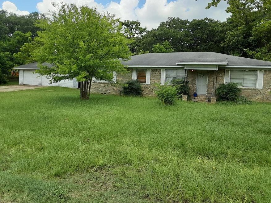 605 Denman St, Nacogdoches, TX 75964 - photo 1