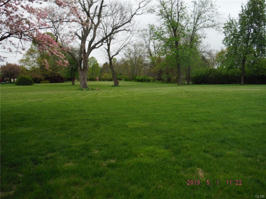 6808 Jade Ln, Bethlehem, PA 18017 - photo 1