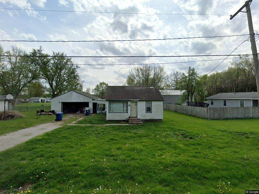 1131 Chestnut St, Buffalo, IA 52728 - photo 1