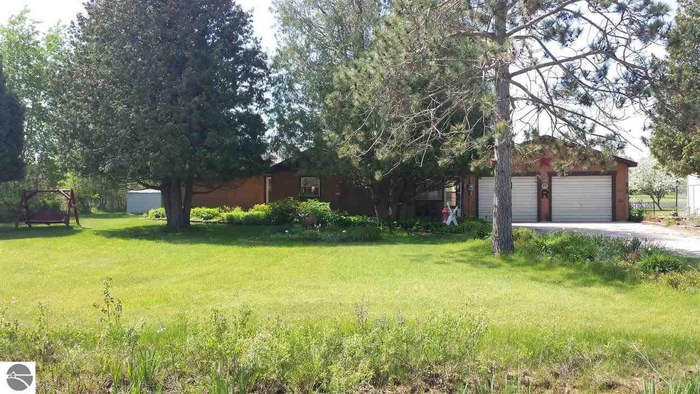 460 E Huron Rd, Omer, MI 48749 - photo 1