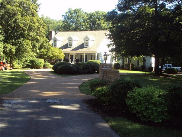 Thank you in advance for previewing 363 Oak Chase Lane. Call today for your private showing