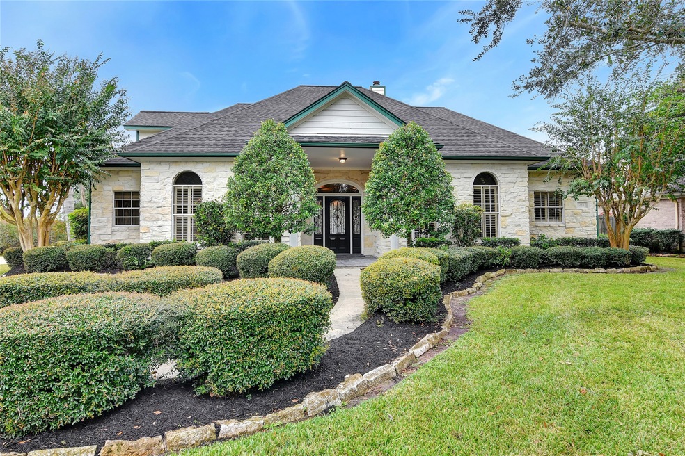 204 Leisure Ln, Friendswood, TX 77546 - photo 1