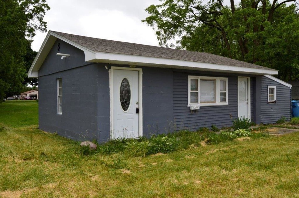 221 S Mcclellan St, Auburn, IN 46706 - photo 1