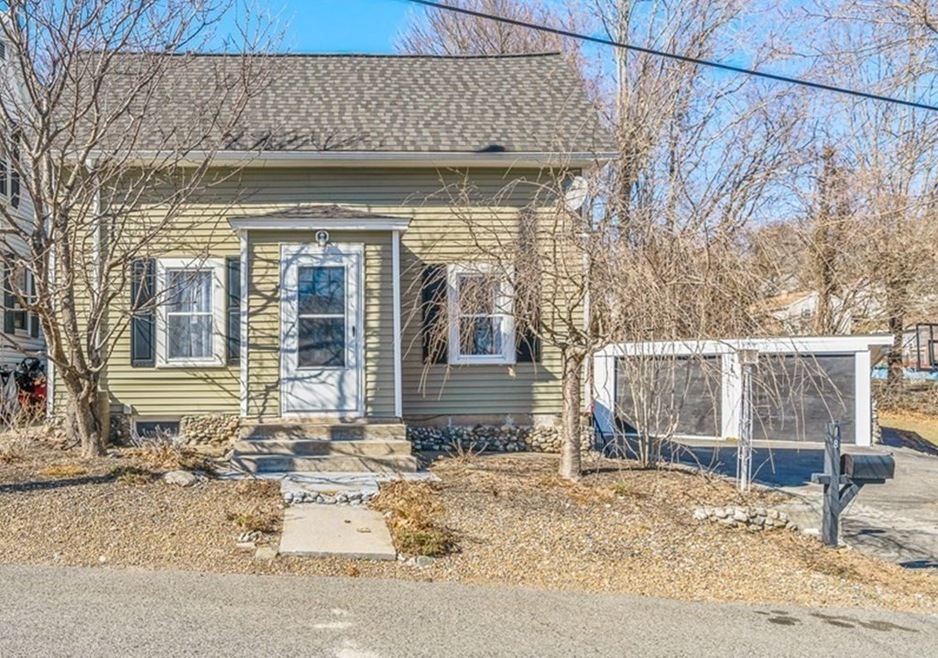 18 E Richardson St, Lowell, MA 01850 - photo 1