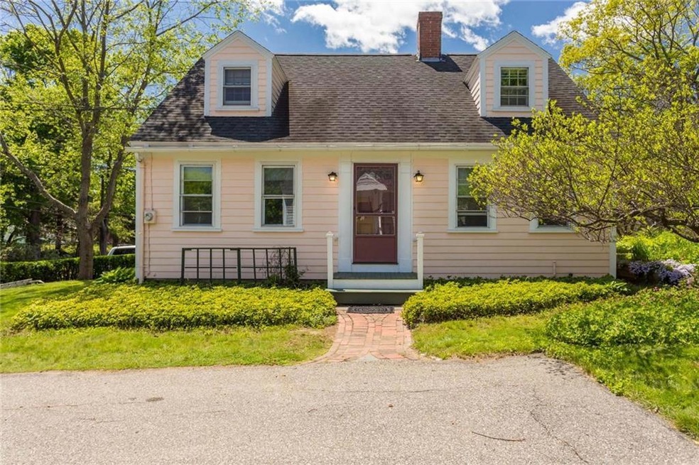 37 Tilton Ave, Kittery, ME 03904 - photo 1