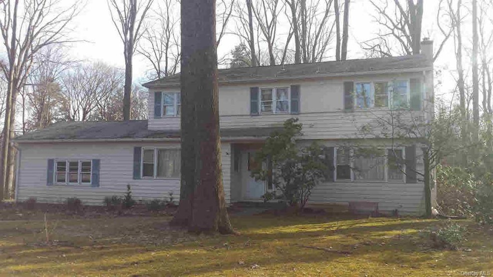 27 Sandi Dr, Poughkeepsie, NY 12603 - photo 1