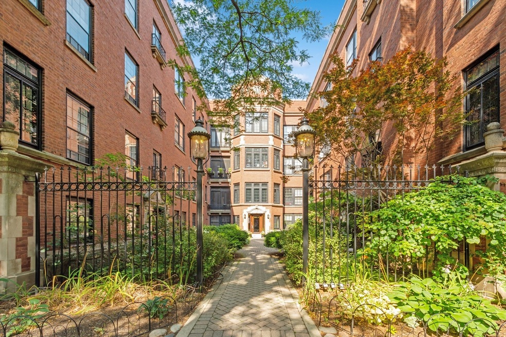 2918 N Pine Grove Ave unit 2, Chicago, IL 60657 - photo 1