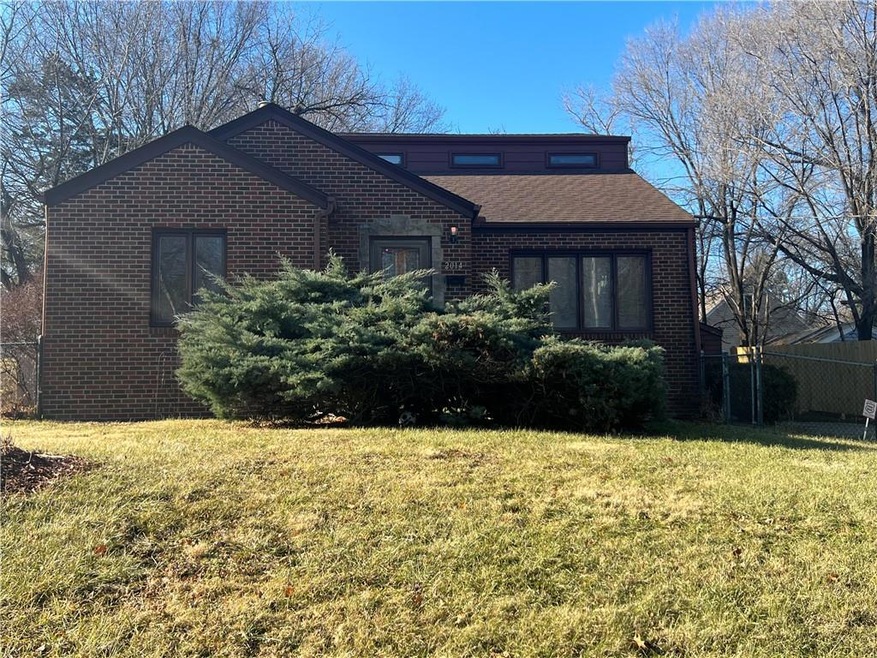 Front view of property