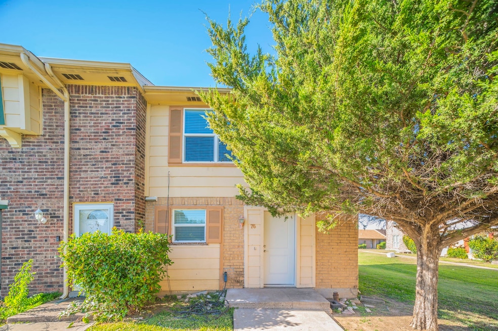 76 E Mountain Creek Dr, Grand Prairie, TX 75052 - photo 1