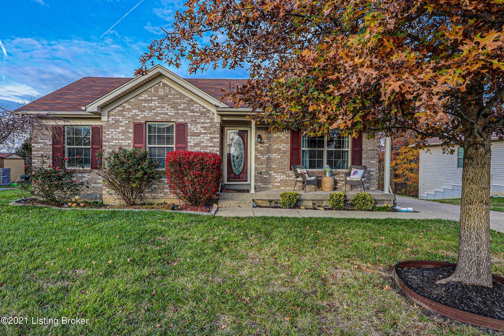 150 Crystal View Ct, Mount Washington, KY 40047 - photo 1