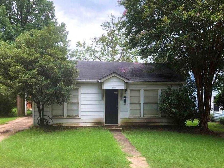 2304 Cherry St, Pineville, LA 71360 - photo 1