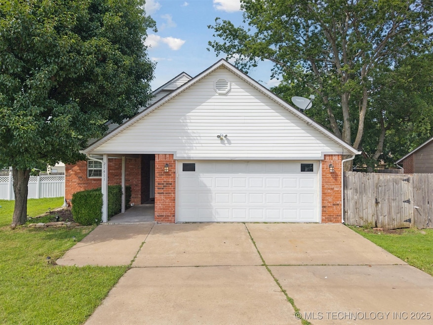 21411 E 36th St S, Broken Arrow, OK 74014 - photo 1