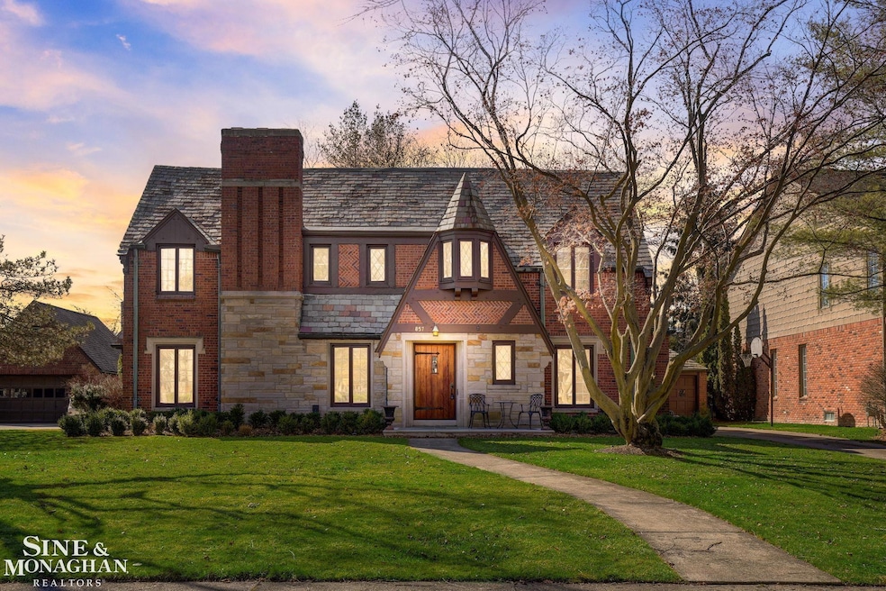 857 Berkshire Rd, Grosse Pointe Park, MI 48230 - photo 1