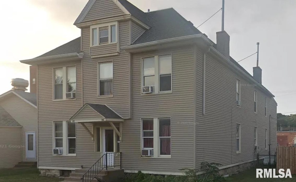 910 W 3rd St unit 912, Davenport, IA 52802 - photo 1