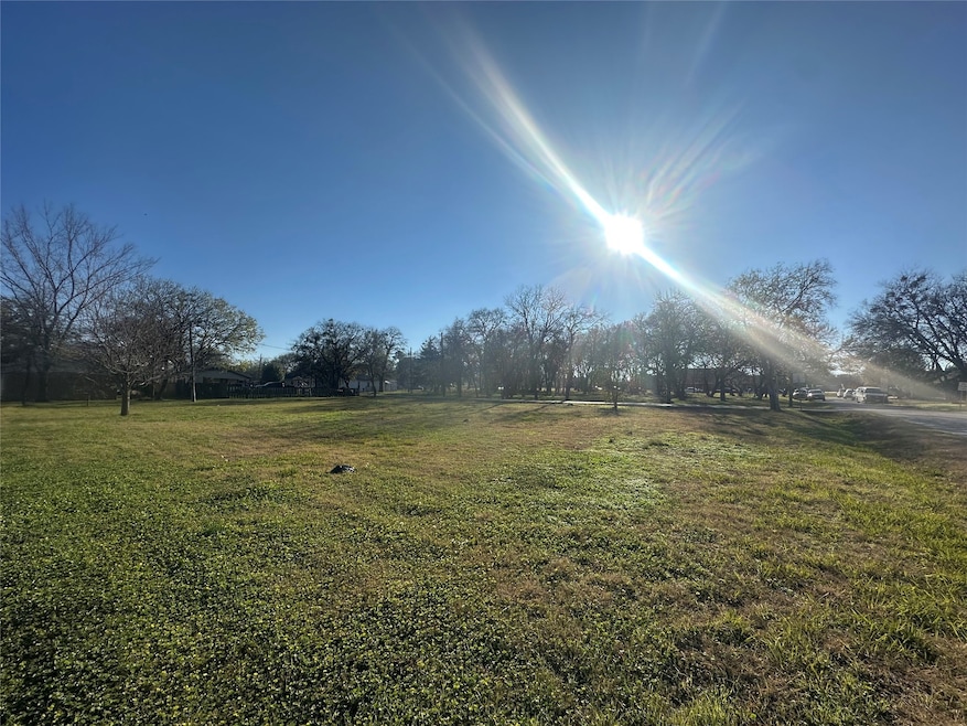 TBD E Freeman St, Ennis, TX 75119 - photo 1