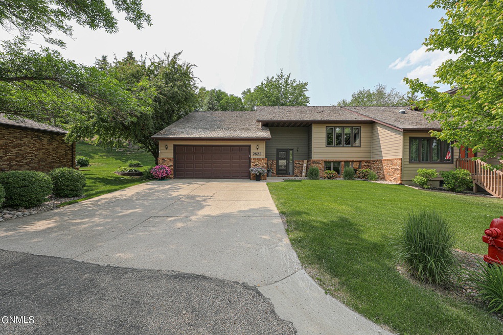 2622 E Divide Ave-01