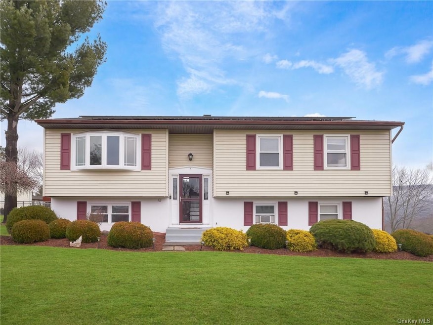 4 Dover Ct, Washingtonville, NY 10992 - photo 1