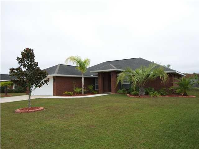 Immaculate Gorgeous Brick Home with 4 bedrooms and Bonus near Beaches and Mall
