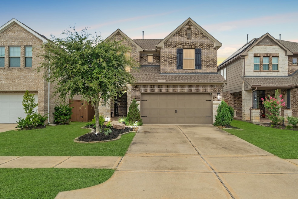 Welcome home to 6023 Dovetail Cliff Court! This 2-