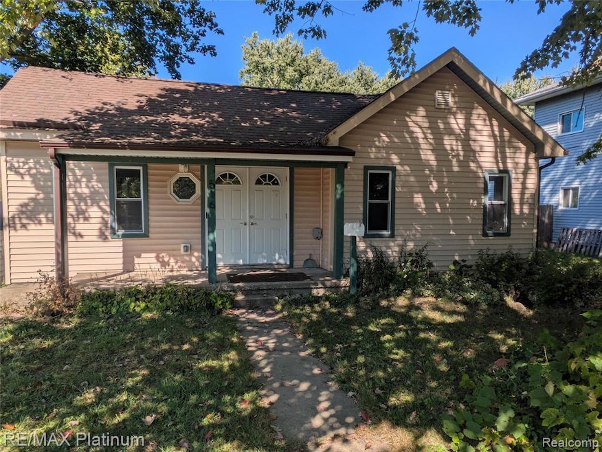 516 Factory St, Howell, MI 48843 - photo 1