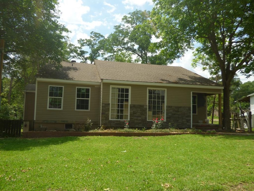 227 N James Ave, McComb, MS 39648 - photo 1
